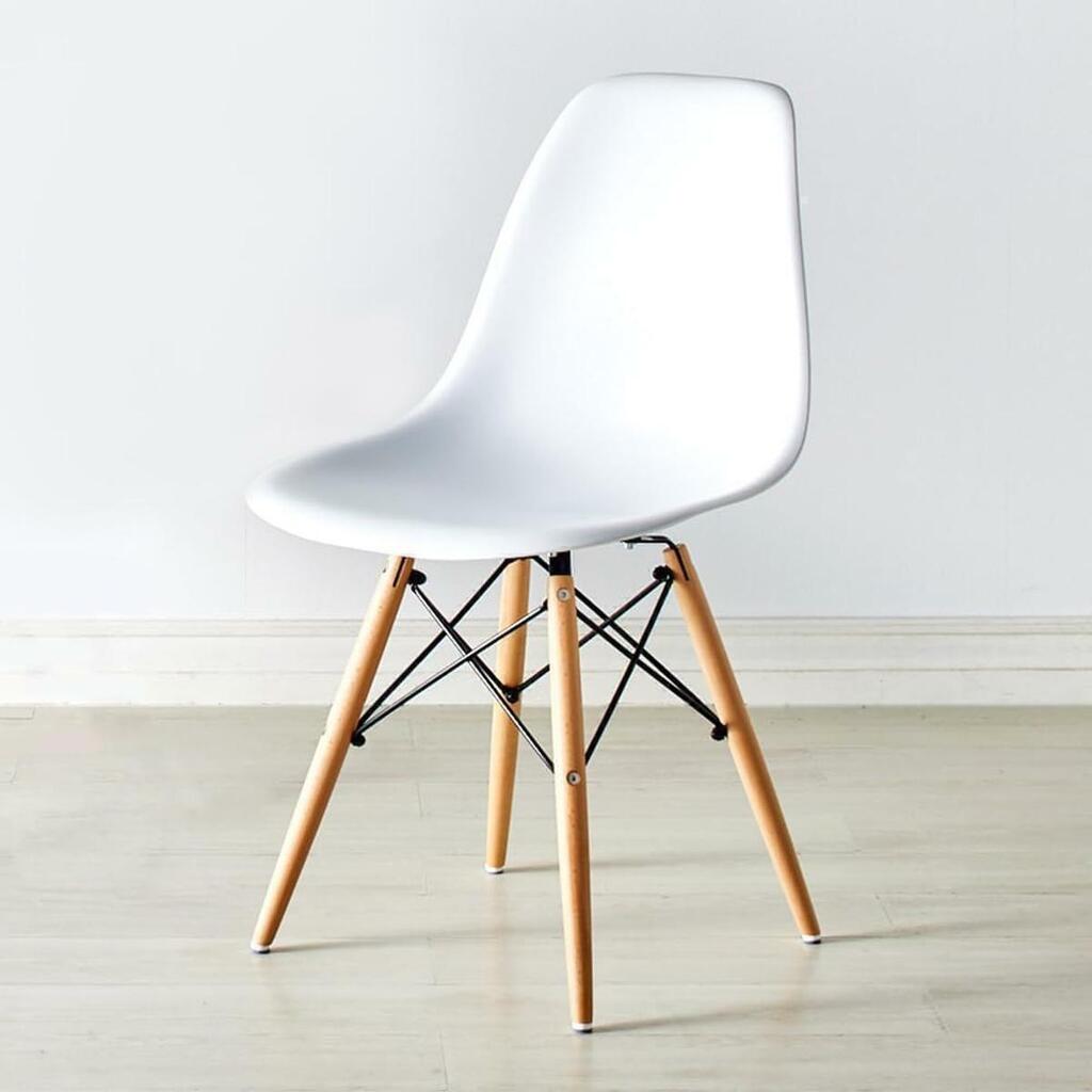 Juego De Sillas Eames X4 Unidades Variedad De Colores