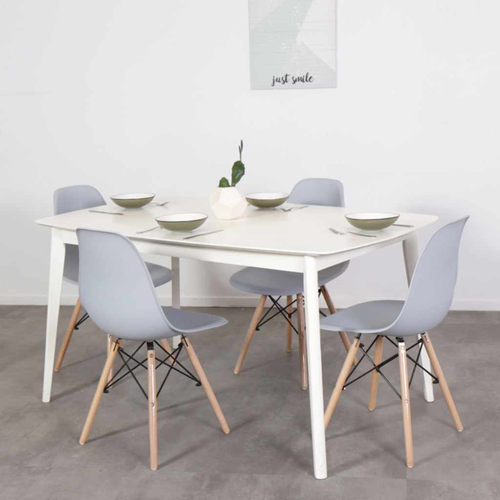 Juego De Sillas Eames X4 Unidades Variedad De Colores