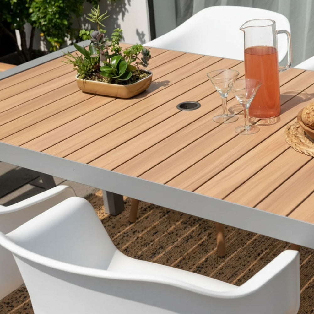 
                      
                        Set De Exterior Panamá Gris Con 6 Sillas Montmatre
                      
                    