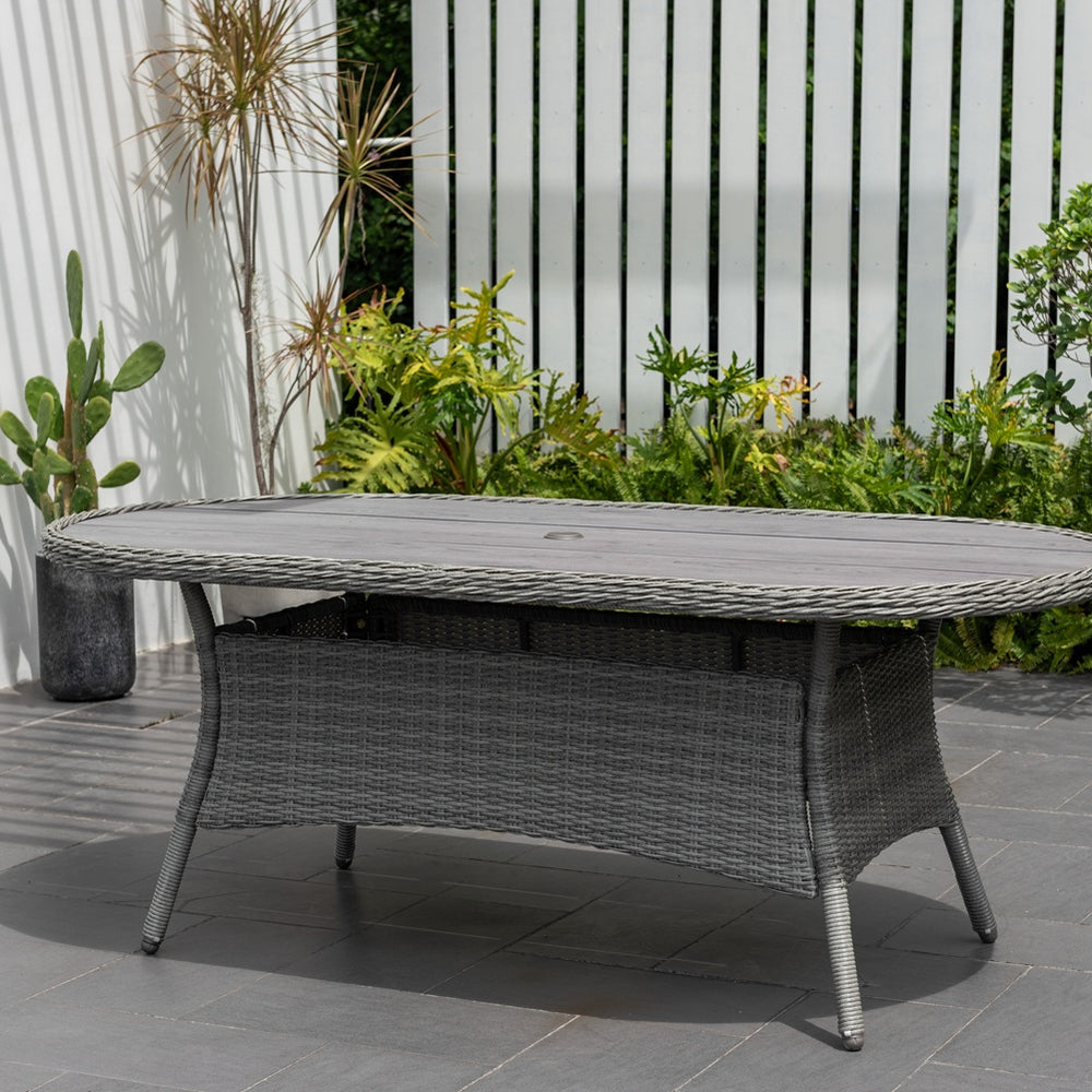 
                      
                        Mesa De Madera Oval Martinique
                      
                    