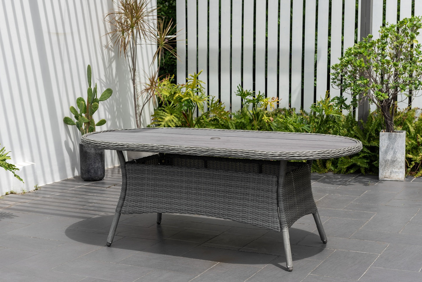 Mesa De Madera Oval Martinique