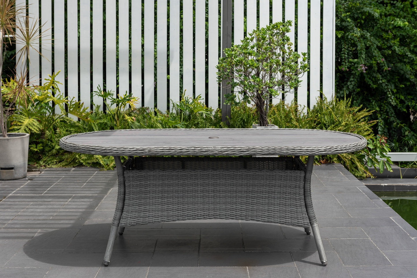 Mesa De Madera Oval Martinique